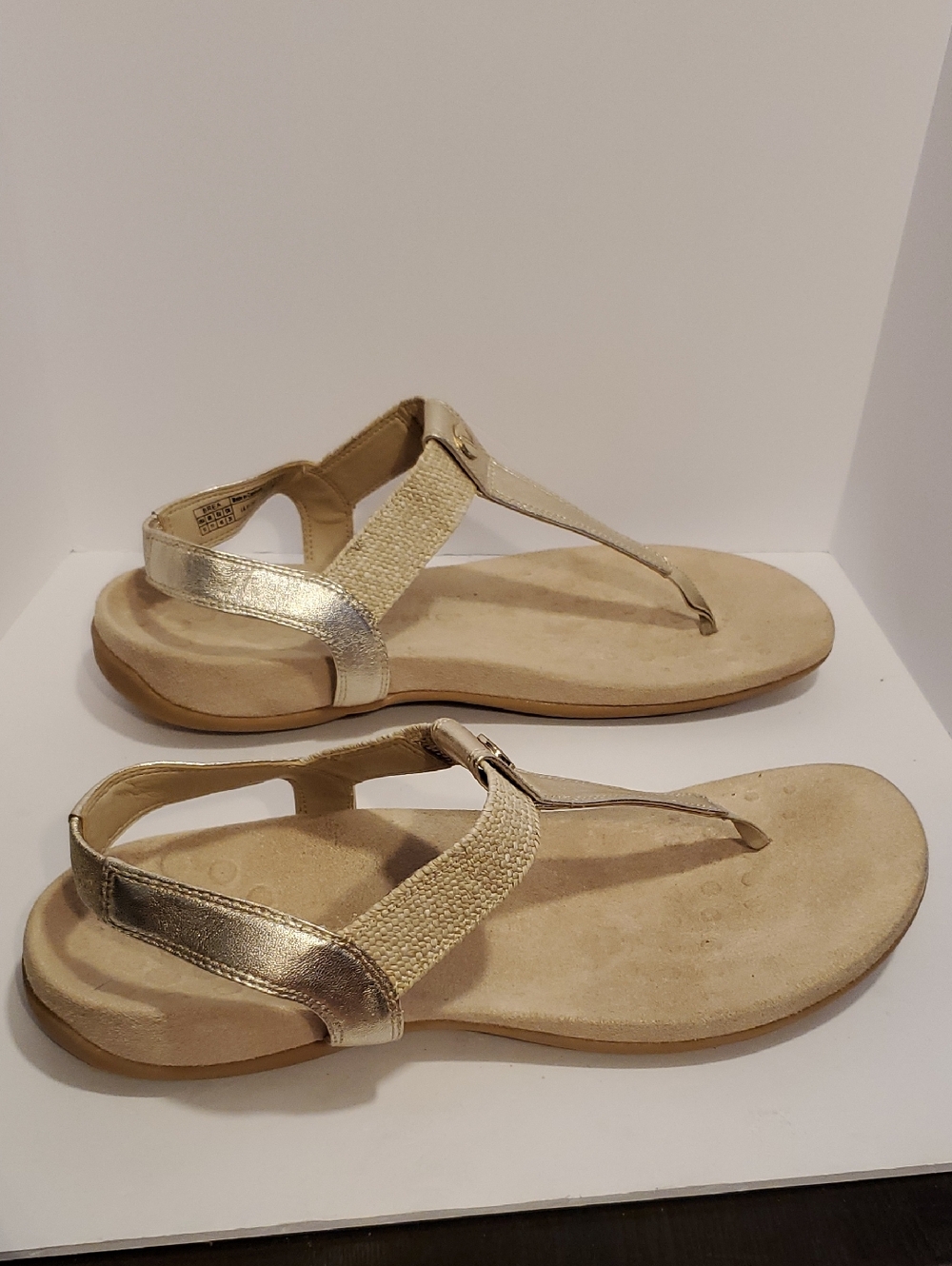 Vionic Brea Gold Metallic Leather Toe Post SlingBack Sandal Size 13 - Picture 5 of 14